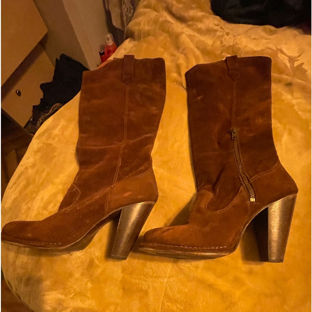 Gorgeous Frye boots suede